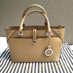 Henri Bendel Atrium NWOT